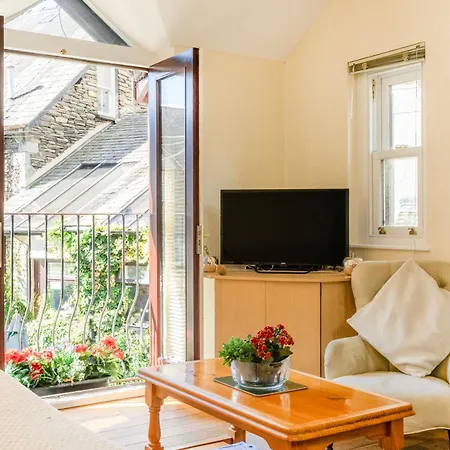The Retreat With Free Parking *